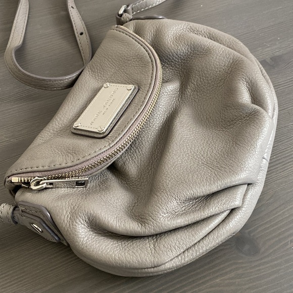 Marc Jacobs Natasha Bag New York Mini Crossbody Cement Gray - Picture 3 of 12